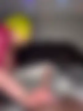 ThickAssRena Webcam-Show