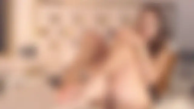 HotBellaMilf's Live Sex Cam Show