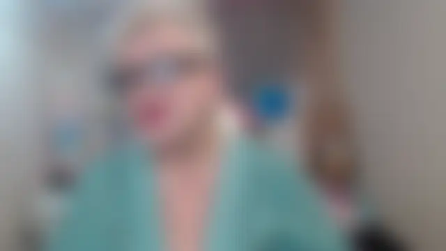 KayleSmoll: διαδικτυακό σόου στην κάμερα