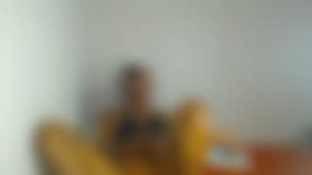 JuicyAdiction 现场性爱视讯表演