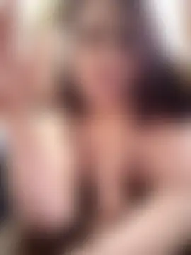 Lucia8600's Live Sex Cam Show