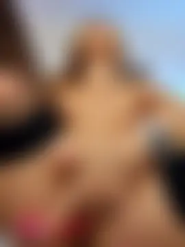 AngelaDesires' Live Sex Cam Show