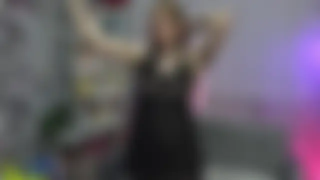 MiaHells' Live Sex Cam Show