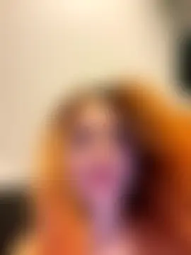 SaraLow's Live Sex Cam Show