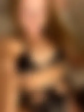 RoseDreamm's Live Sex Cam Show