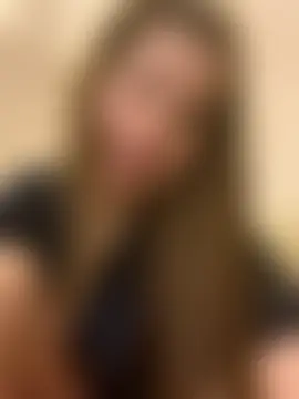 HornyGirlH's Live Sex Cam Show