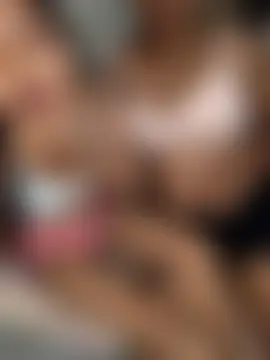 Unique_MomandDaughterrs' Live Sex Cam Show