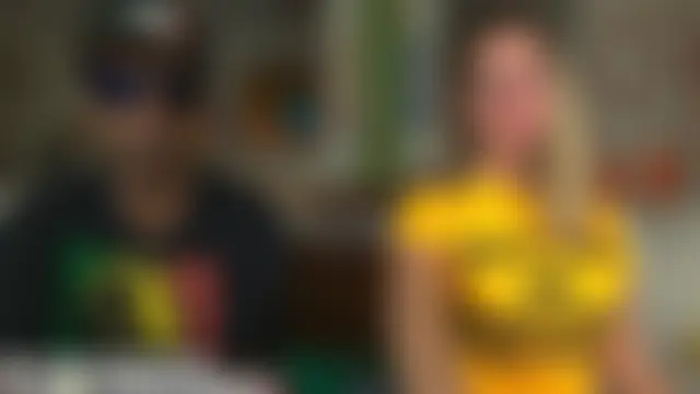 boomboomr00m's Webcam Show