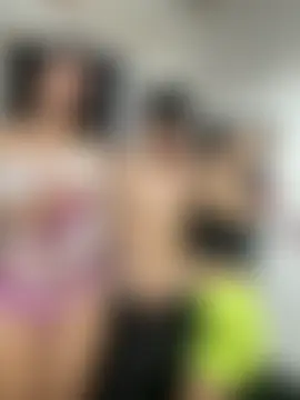 royalgirls_x's Live Sex Cam Show