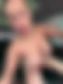 Alirawrz's Live Sex Cam Show