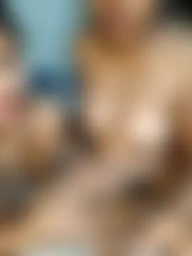 Unique_MomandDaughterrs' Webcam Show