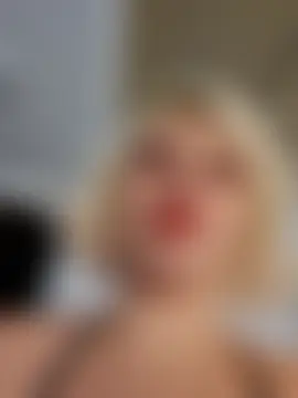 MadelynDaisyMoanroe's Live Sex Cam Show