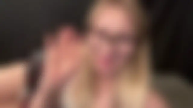 xoxokayy18's Live Sex Cam Show