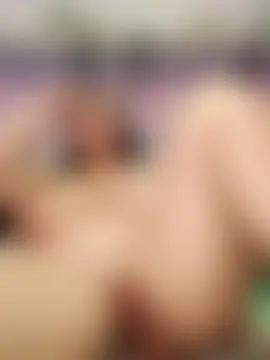 Flora66666's Live Sex Cam Show