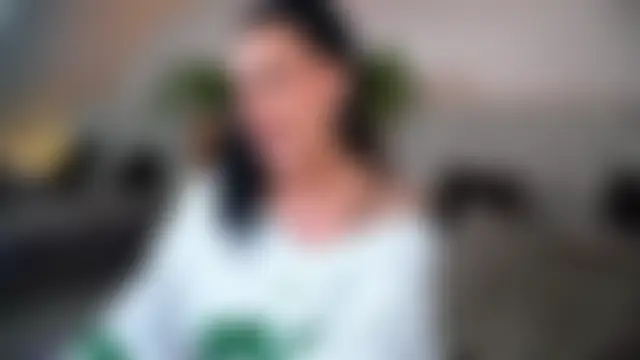 hotmilfbitch's Live Sex Cam Show