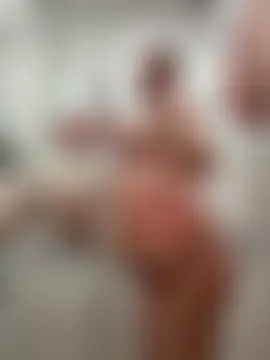 HugeBoobsAlice's Live Sex Cam Show