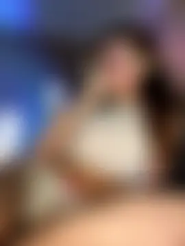 QuitieLia's Live Sex Cam Show