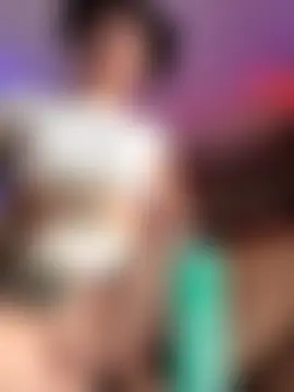 EllieELf's Live Sex Cam Show