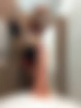 _MiaQueen_'s Live Sex Cam Show