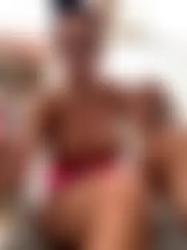 therealbeverlycious' Live Sex Cam Show