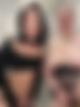 HugeBoobsAlice's Live Sex Cam Show