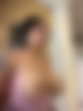 clarachanelricek's Live Sex Cam Show