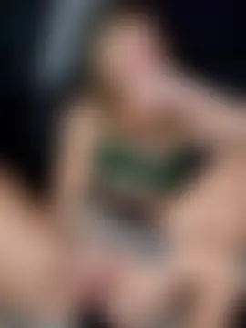 SheIsSomething's Live Sex Cam Show