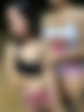 royalgirls_x's Live Sex Cam Show