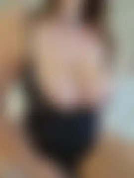 ellaxxstar's Live Sex Cam Show