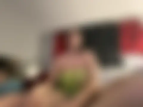 Snowbunnycake_131's Webcam Show