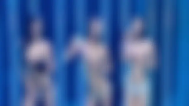 queen-001's Live Sex Cam Show