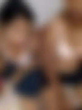 Unique_MomandDaughterrs' Webcam Show