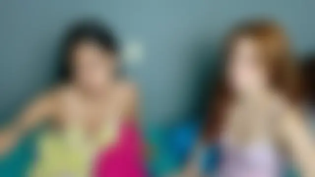 strawberrymia68's Live Sex Cam Show