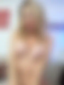 LeaHotxx's Live Sex Cam Show