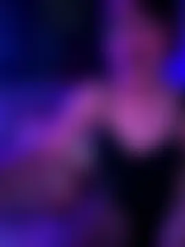 MiniMonroe: διαδικτυακό σόου στην κάμερα