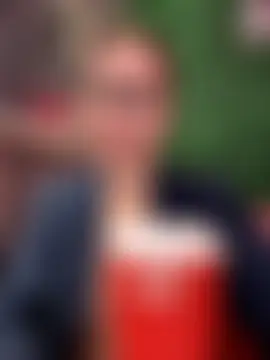 The_Snowwhitee: διαδικτυακό σόου στην κάμερα