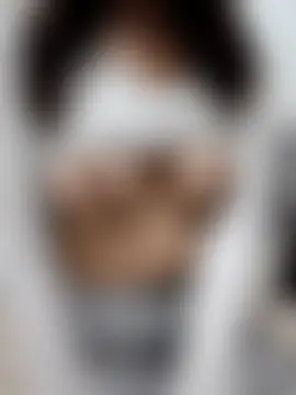 carlina28's Live Sex Cam Show