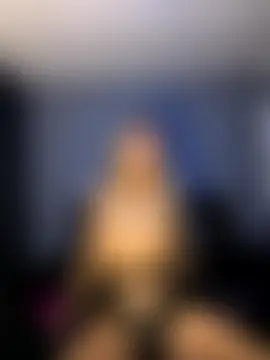 EllieEllxx's Live Sex Cam Show