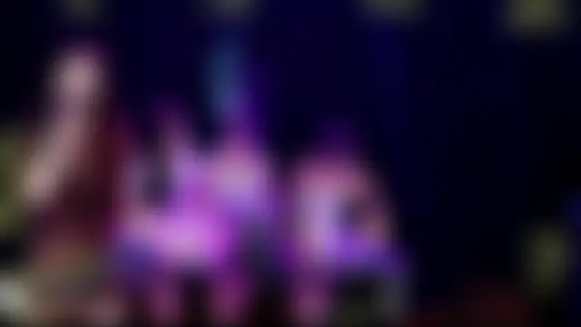 Comebaby-007's Live Sex Cam Show