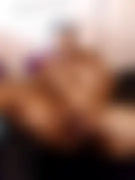 curvyloneah75's Webcam Show