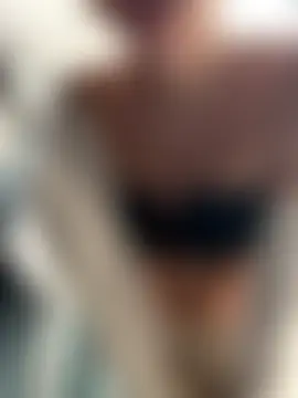 ValenciaShock's Live Sex Cam Show