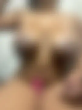 chanel00123's Live Sex Cam Show