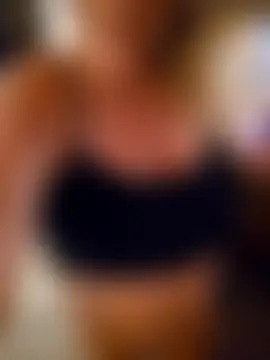 Isabellaa04's Live Sex Cam Show