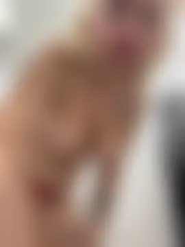 Milkyy_wway's Live Sex Cam Show