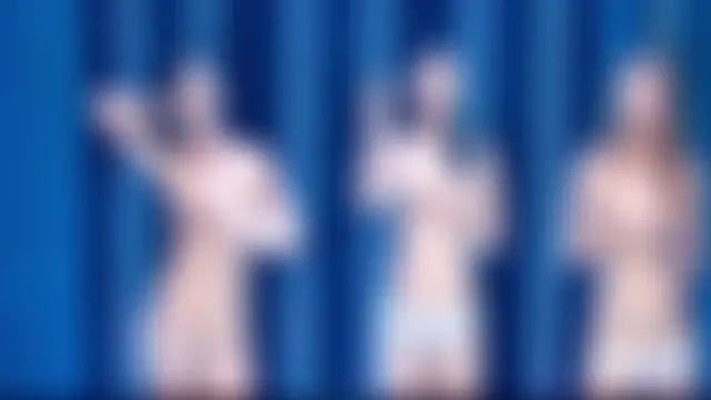 queen-001's Live Sex Cam Show