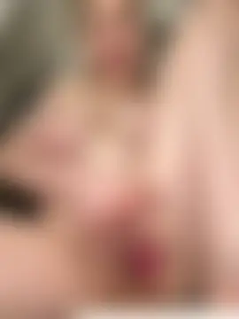 HugeBoobsAlice's Live Sex Cam Show