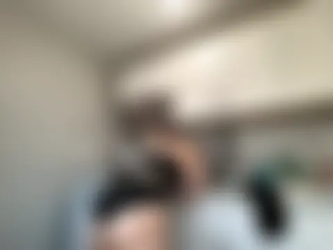 Snowbunnycake_131's Webcam Show