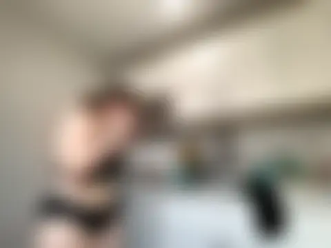 Snowbunnycake_131's Webcam Show