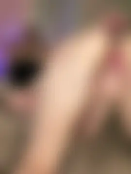 HugeBoobsAlice's Live Sex Cam Show