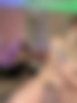 HugeBoobsAlice's Live Sex Cam Show